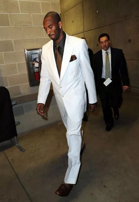 里昂首走出 里昂首走出